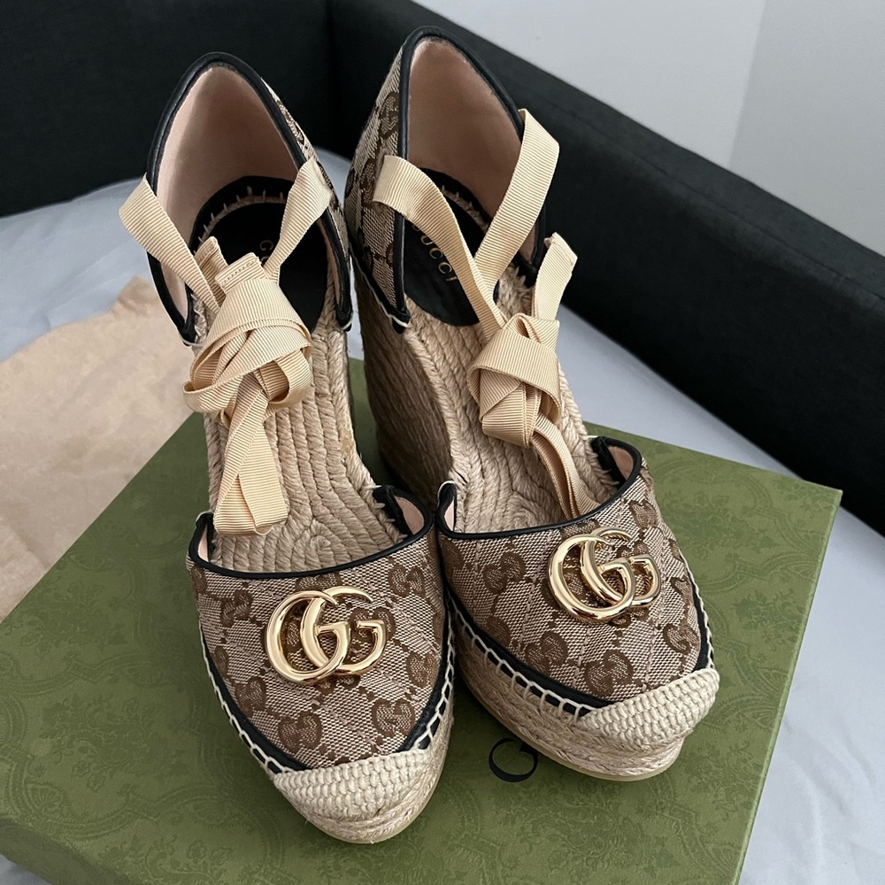 Gucci Wedge espadrille platform sandal